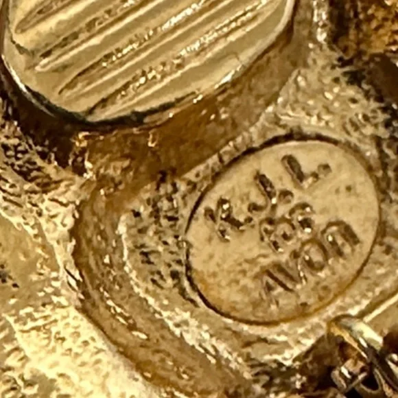 Kenneth Jay Lane Gold Lion Head Earrings - Picture 2 of 4